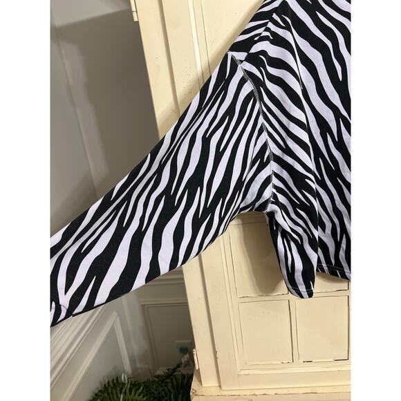 Nike Icon Clash size XL womens sweatshirt - Picture 3 of 3